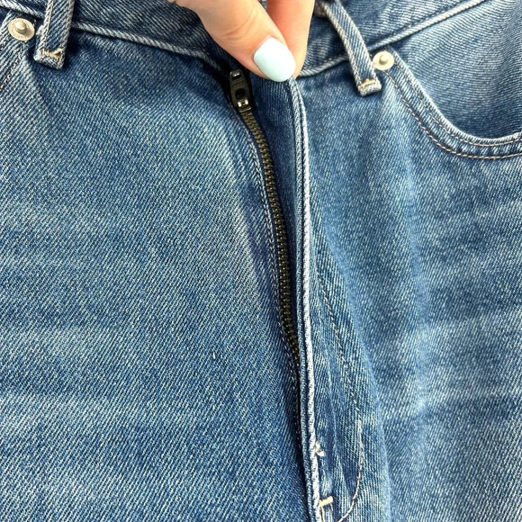 Aritzia Wilfred Free Nikki Relaxed Jeans Non Stretch Size 8 - Picture 4 of 9